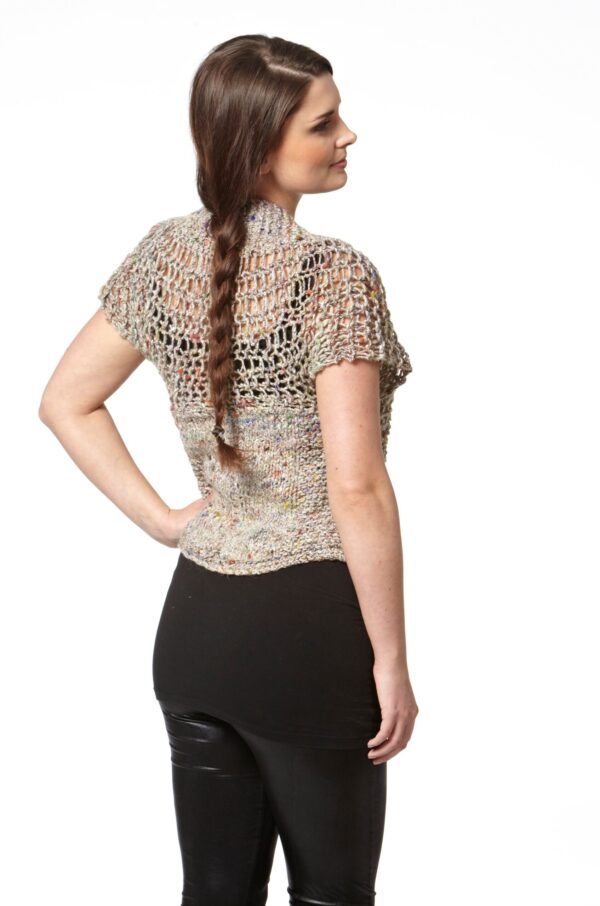 Haervaerk bluse haandstrik strikkebog lottekjaerdesign 5 scaled