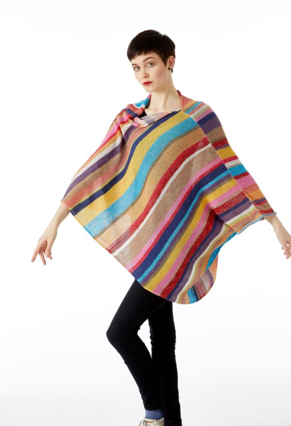 Stine poncho unikastrik lottekjaerdesign 2 scaled
